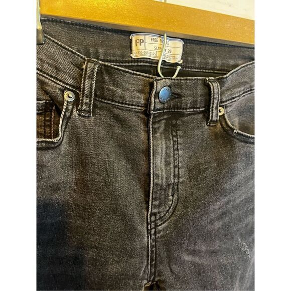 FREE PEOPLE Great Heights Washed Black Frayed Skinny Jeans 26 - Picture 5 of 8